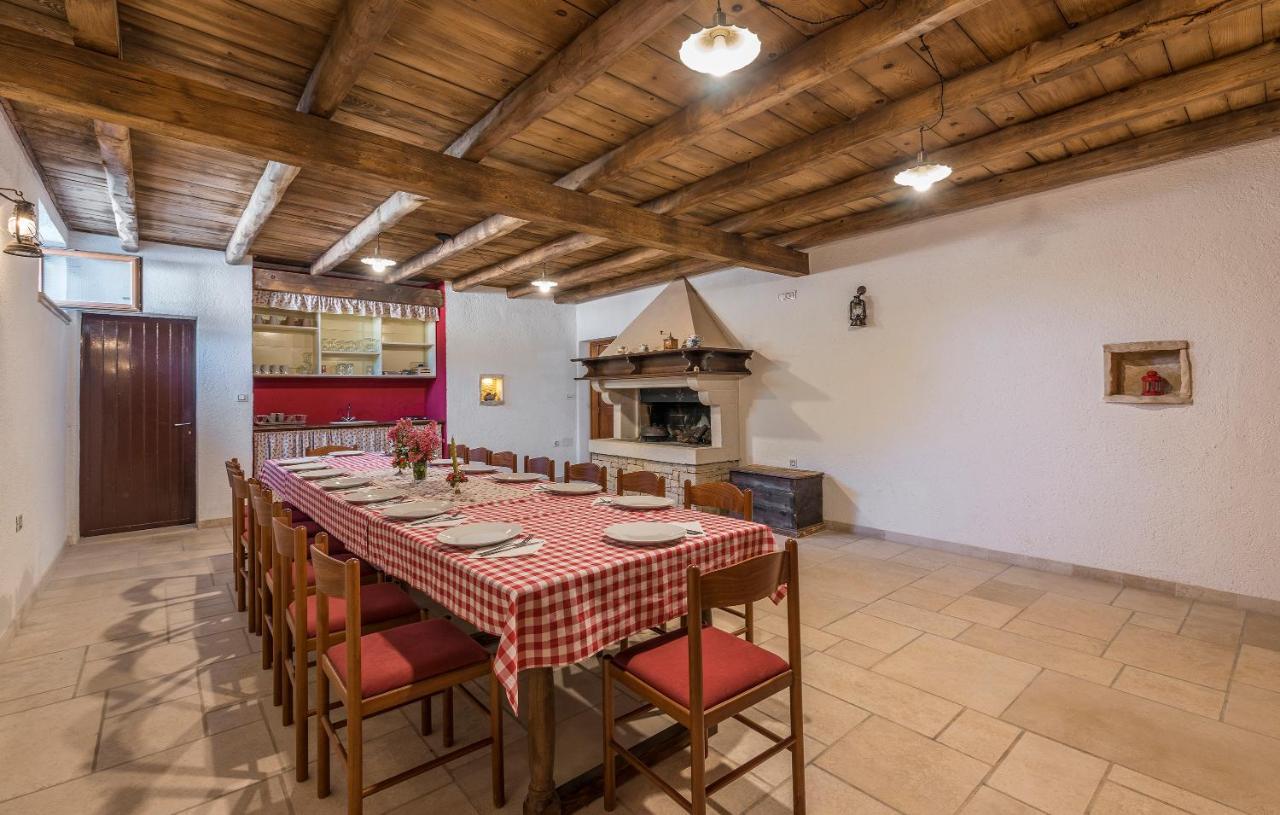 Family Villa Lipica With Private Pool And Jacuzzi Pazin Exterior foto